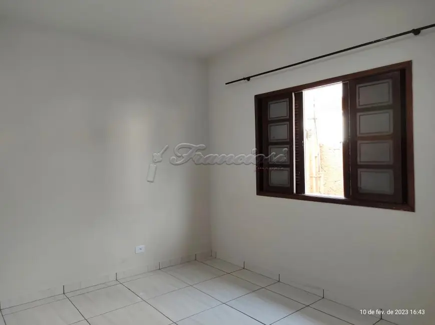 Casa com 4 quartos à venda, 220m2 em Itapetininga - SP - imagem 4 Foto 4 de Casa com 4 quartos à venda, 220m2 em Itapetininga - SP