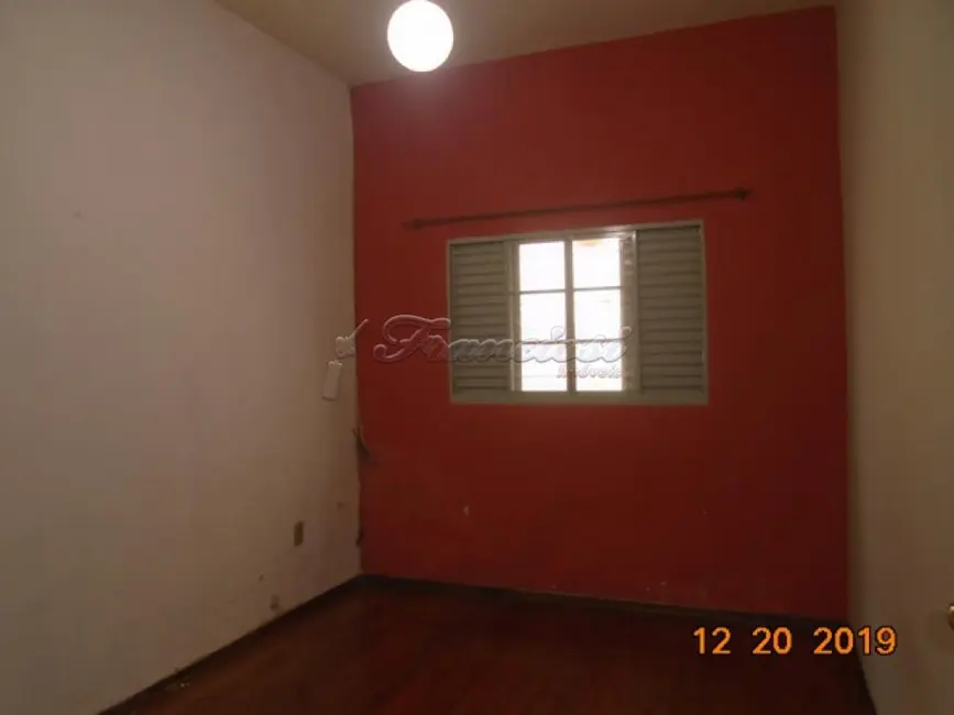 Casa com 3 quartos à venda, 213m2 em Centro, Itapetininga - SP - imagem 3 Foto 3 de Casa com 3 quartos à venda, 213m2 em Centro, Itapetininga - SP