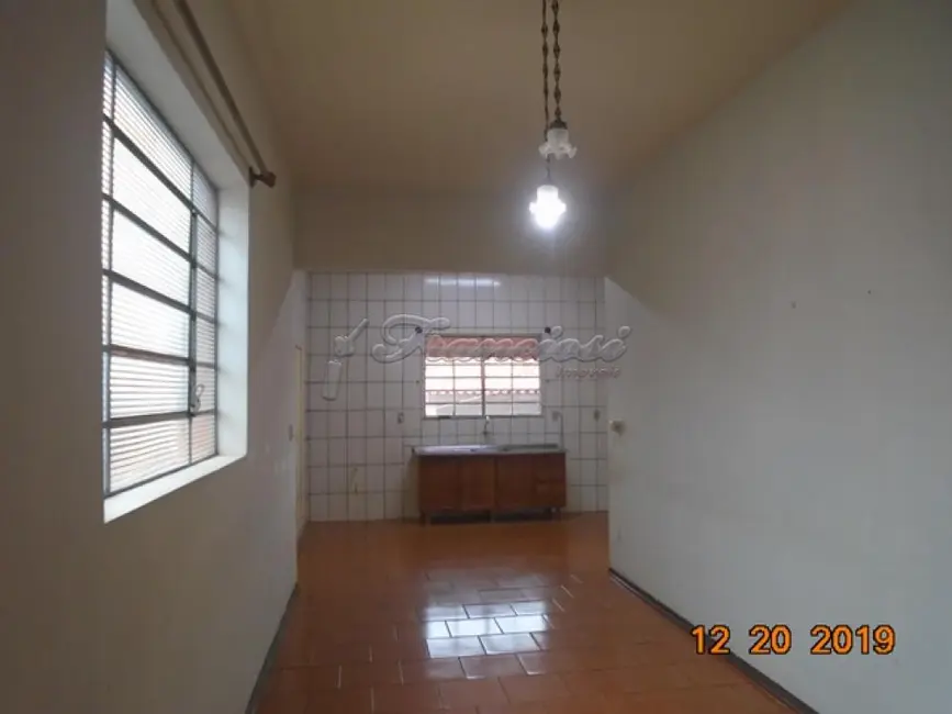 Casa com 3 quartos à venda, 213m2 em Centro, Itapetininga - SP - imagem 9 Foto 9 de Casa com 3 quartos à venda, 213m2 em Centro, Itapetininga - SP