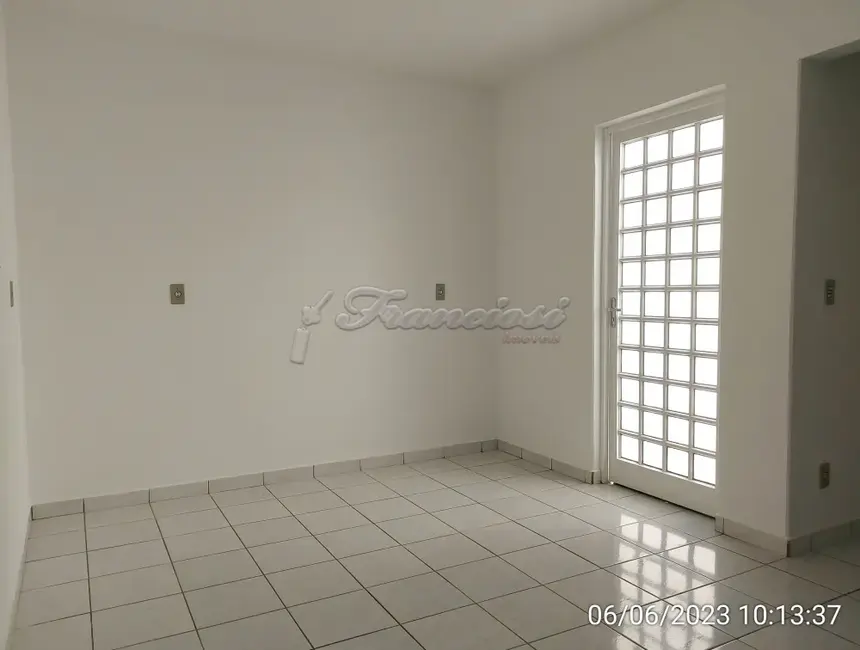 Casa com 3 quartos à venda, 100m2 em Parque Atenas do Sul, Itapetininga - SP - imagem 3 Foto 3 de Casa com 3 quartos à venda, 100m2 em Parque Atenas do Sul, Itapetininga - SP