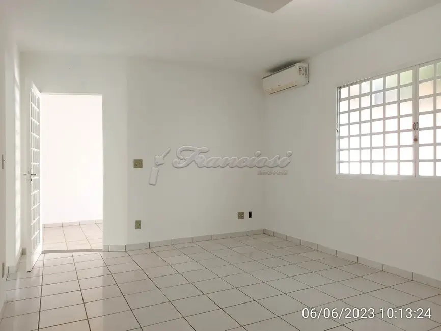 Casa com 3 quartos à venda, 100m2 em Parque Atenas do Sul, Itapetininga - SP - imagem 2 Foto 2 de Casa com 3 quartos à venda, 100m2 em Parque Atenas do Sul, Itapetininga - SP