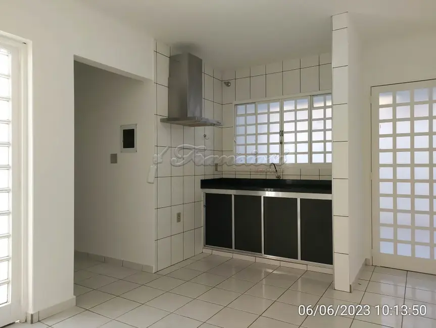 Casa com 3 quartos à venda, 100m2 em Parque Atenas do Sul, Itapetininga - SP - imagem 4 Foto 4 de Casa com 3 quartos à venda, 100m2 em Parque Atenas do Sul, Itapetininga - SP