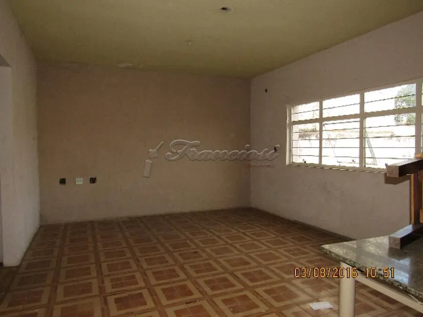 Casa com 3 quartos à venda, 144m2 em Vila Barth, Itapetininga - SP - imagem 3 Foto 3 de Casa com 3 quartos à venda, 144m2 em Vila Barth, Itapetininga - SP