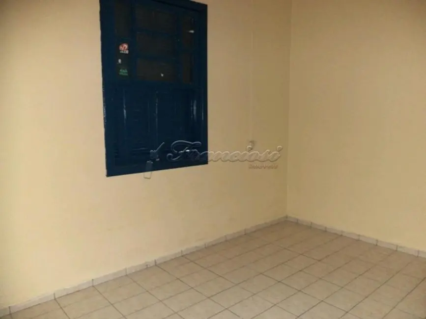 Casa com 3 quartos à venda, 160m2 em Centro, Itapetininga - SP - imagem 3 Foto 3 de Casa com 3 quartos à venda, 160m2 em Centro, Itapetininga - SP