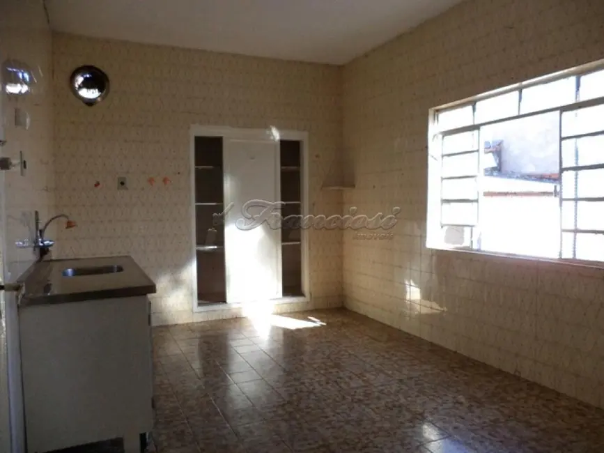 Casa com 3 quartos à venda, 160m2 em Centro, Itapetininga - SP - imagem 7 Foto 7 de Casa com 3 quartos à venda, 160m2 em Centro, Itapetininga - SP