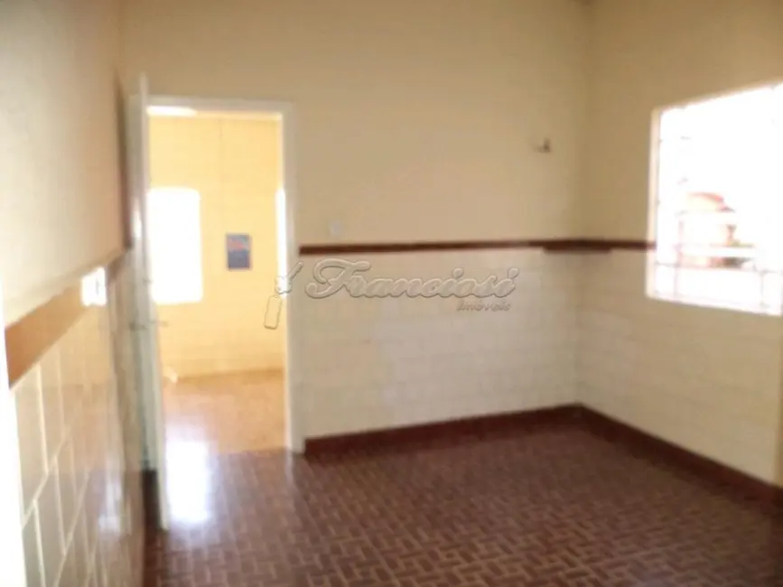 Casa com 3 quartos à venda, 160m2 em Centro, Itapetininga - SP - imagem 6 Foto 6 de Casa com 3 quartos à venda, 160m2 em Centro, Itapetininga - SP