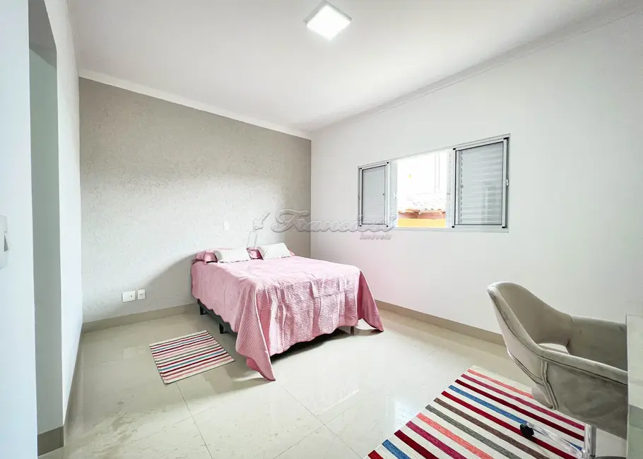 Casa com 3 quartos à venda, 290m2 em Jardim Marabá, Itapetininga - SP - imagem 5 Foto 5 de Casa com 3 quartos à venda, 290m2 em Jardim Marabá, Itapetininga - SP