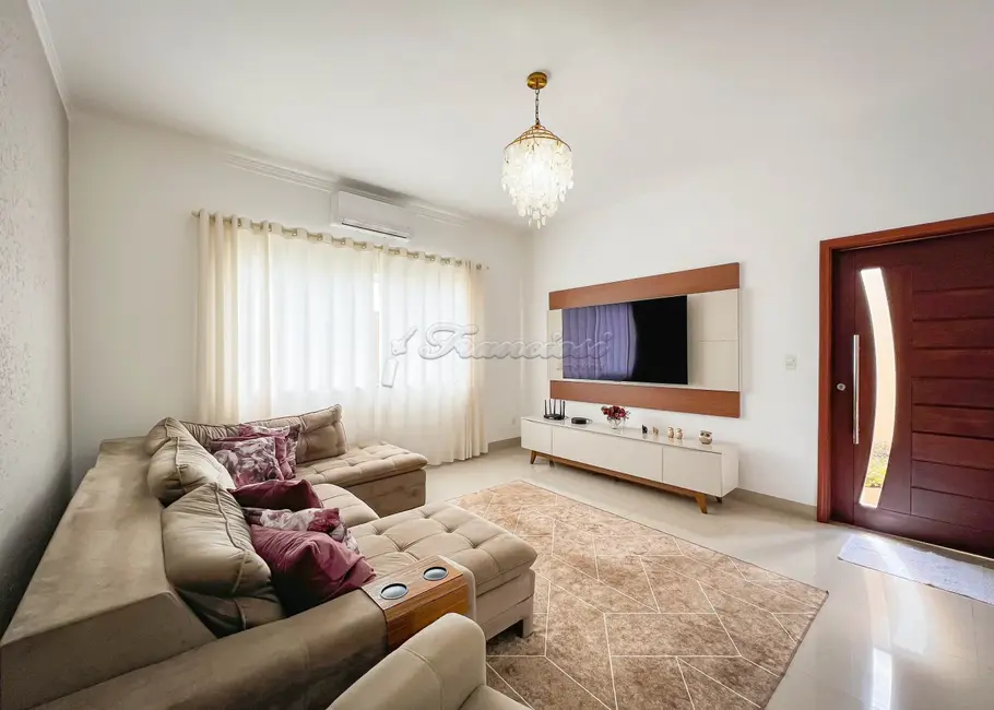 Foto 2 de Casa com 3 quartos à venda, 290m2 em Jardim Marabá, Itapetininga - SP