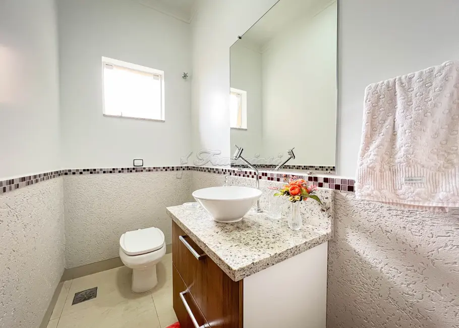 Casa com 3 quartos à venda, 290m2 em Jardim Marabá, Itapetininga - SP - imagem 3 Foto 3 de Casa com 3 quartos à venda, 290m2 em Jardim Marabá, Itapetininga - SP