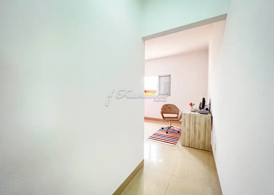Casa com 3 quartos à venda, 290m2 em Jardim Marabá, Itapetininga - SP - imagem 4 Foto 4 de Casa com 3 quartos à venda, 290m2 em Jardim Marabá, Itapetininga - SP
