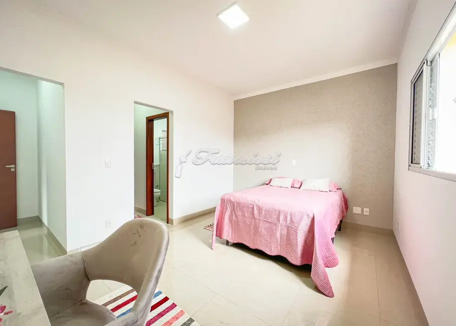 Casa com 3 quartos à venda, 290m2 em Jardim Marabá, Itapetininga - SP - imagem 6 Foto 6 de Casa com 3 quartos à venda, 290m2 em Jardim Marabá, Itapetininga - SP