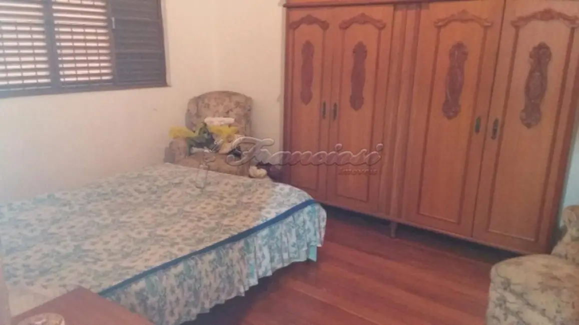 Casa com 2 quartos à venda, 132m2 em Centro, Itapetininga - SP - imagem 5 Foto 5 de Casa com 2 quartos à venda, 132m2 em Centro, Itapetininga - SP