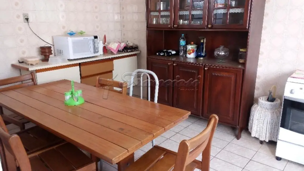 Casa com 2 quartos à venda, 132m2 em Centro, Itapetininga - SP - imagem 6 Foto 6 de Casa com 2 quartos à venda, 132m2 em Centro, Itapetininga - SP