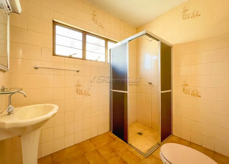 Casa com 2 quartos à venda, 300m2 em Vila Santana, Itapetininga - SP - imagem 9 Foto 9 de Casa com 2 quartos à venda, 300m2 em Vila Santana, Itapetininga - SP