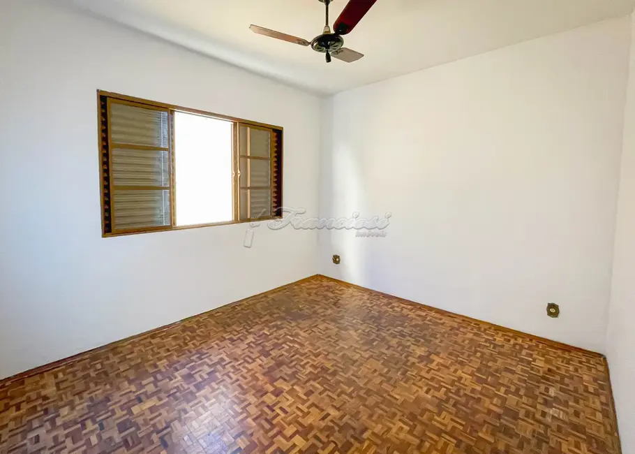 Casa com 2 quartos à venda, 300m2 em Vila Santana, Itapetininga - SP - imagem 7 Foto 7 de Casa com 2 quartos à venda, 300m2 em Vila Santana, Itapetininga - SP