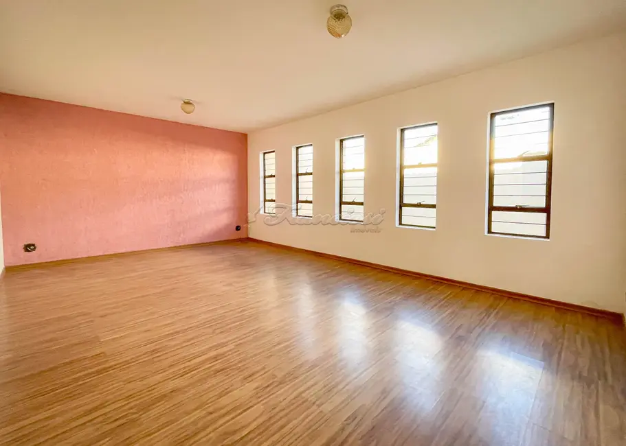 Casa com 2 quartos à venda, 300m2 em Vila Santana, Itapetininga - SP - imagem 2 Foto 2 de Casa com 2 quartos à venda, 300m2 em Vila Santana, Itapetininga - SP