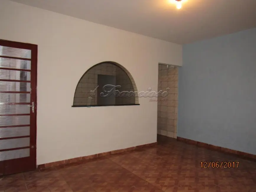 Foto 1 de Casa com 2 quartos à venda, 90m2 em Vila Macia, Itapetininga - SP