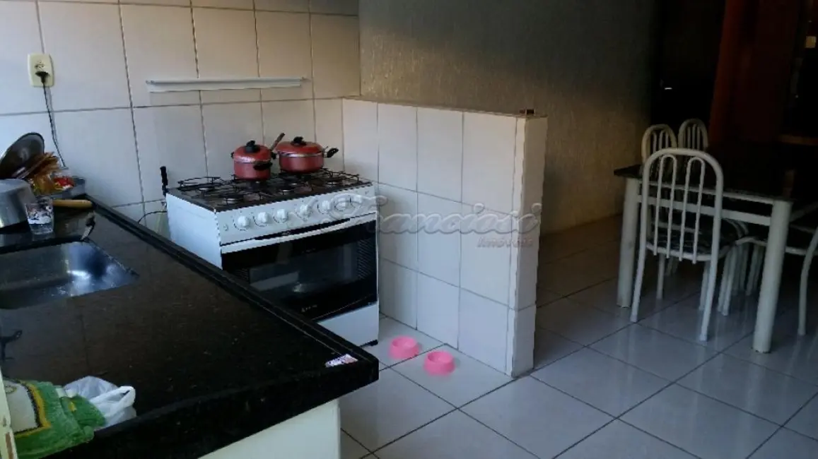 Casa com 3 quartos à venda, 165m2 em Vila Barth, Itapetininga - SP - imagem 4 Foto 4 de Casa com 3 quartos à venda, 165m2 em Vila Barth, Itapetininga - SP