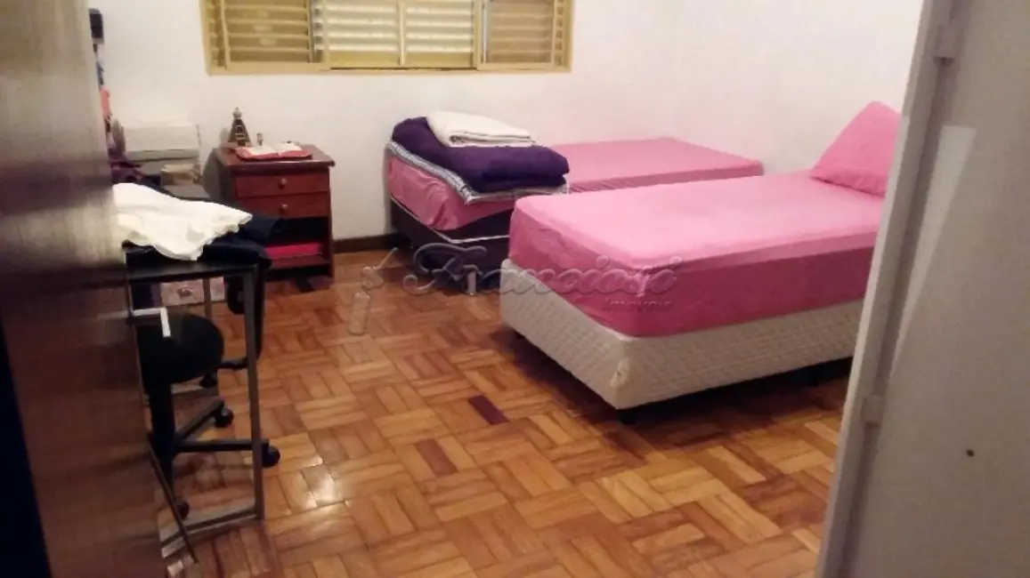 Casa com 3 quartos à venda, 165m2 em Vila Barth, Itapetininga - SP - imagem 9 Foto 9 de Casa com 3 quartos à venda, 165m2 em Vila Barth, Itapetininga - SP