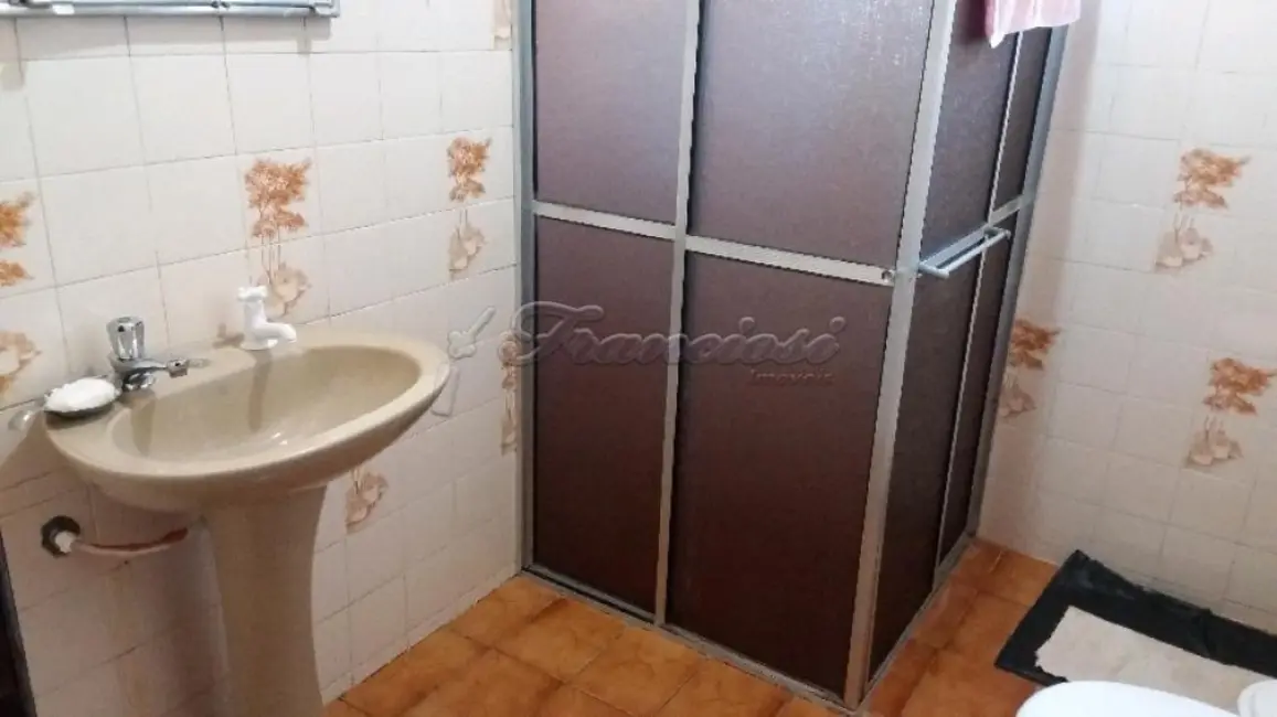 Casa com 3 quartos à venda, 165m2 em Vila Barth, Itapetininga - SP - imagem 8 Foto 8 de Casa com 3 quartos à venda, 165m2 em Vila Barth, Itapetininga - SP
