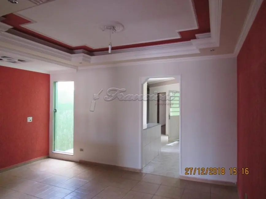 Casa com 3 quartos à venda, 150m2 em Jardim das Laranjeiras, Itapetininga - SP - imagem 2 Foto 2 de Casa com 3 quartos à venda, 150m2 em Jardim das Laranjeiras, Itapetininga - SP