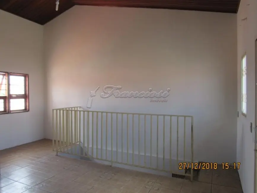 Casa com 3 quartos à venda, 150m2 em Jardim das Laranjeiras, Itapetininga - SP - imagem 5 Foto 5 de Casa com 3 quartos à venda, 150m2 em Jardim das Laranjeiras, Itapetininga - SP