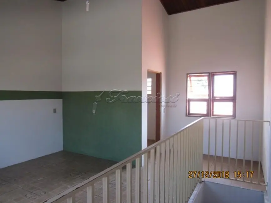 Casa com 3 quartos à venda, 150m2 em Jardim das Laranjeiras, Itapetininga - SP - imagem 4 Foto 4 de Casa com 3 quartos à venda, 150m2 em Jardim das Laranjeiras, Itapetininga - SP