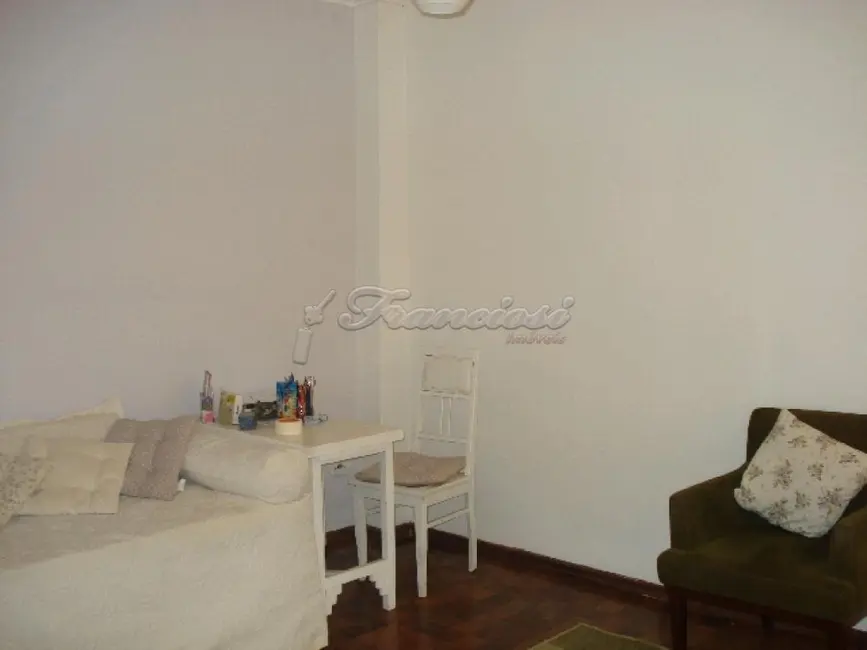 Casa com 3 quartos à venda, 200m2 em Vila Rosa, Itapetininga - SP - imagem 3 Foto 3 de Casa com 3 quartos à venda, 200m2 em Vila Rosa, Itapetininga - SP
