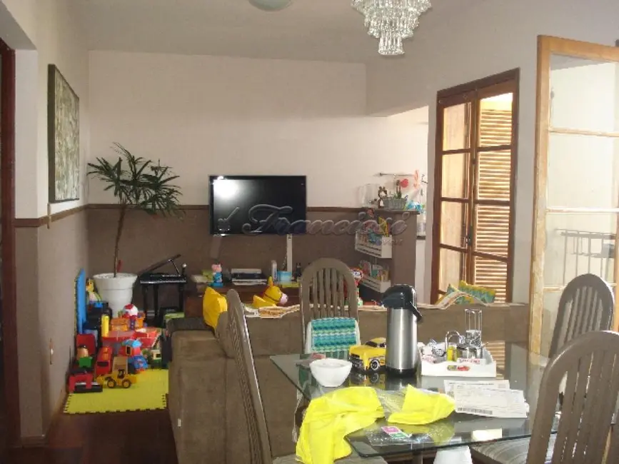 Casa com 3 quartos à venda, 200m2 em Vila Rosa, Itapetininga - SP - imagem 8 Foto 8 de Casa com 3 quartos à venda, 200m2 em Vila Rosa, Itapetininga - SP