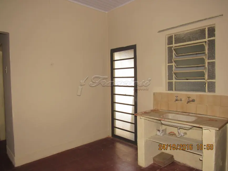 Casa com 2 quartos à venda, 68m2 em Jardim Itália, Itapetininga - SP - imagem 3 Foto 3 de Casa com 2 quartos à venda, 68m2 em Jardim Itália, Itapetininga - SP