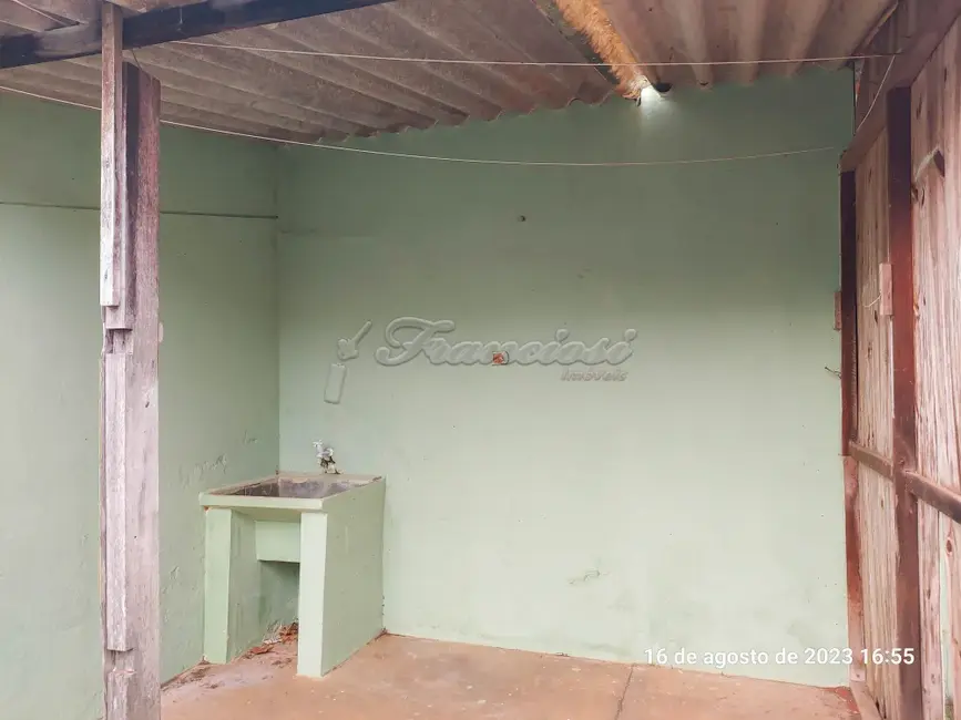 Foto 9 de Casa com 2 quartos à venda, 76m2 em Jardim Mesquita, Itapetininga - SP