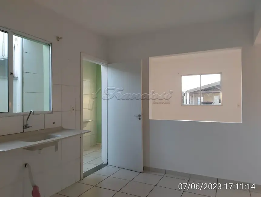 Casa de Condomínio com 2 quartos à venda, 54m2 em Vila Prado, Itapetininga - SP - imagem 4 Foto 4 de Casa de Condomínio com 2 quartos à venda, 54m2 em Vila Prado, Itapetininga - SP