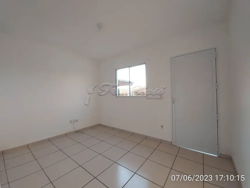 Casa de Condomínio com 2 quartos à venda, 54m2 em Vila Prado, Itapetininga - SP - imagem 1 Foto 1 de Casa de Condomínio com 2 quartos à venda, 54m2 em Vila Prado, Itapetininga - SP