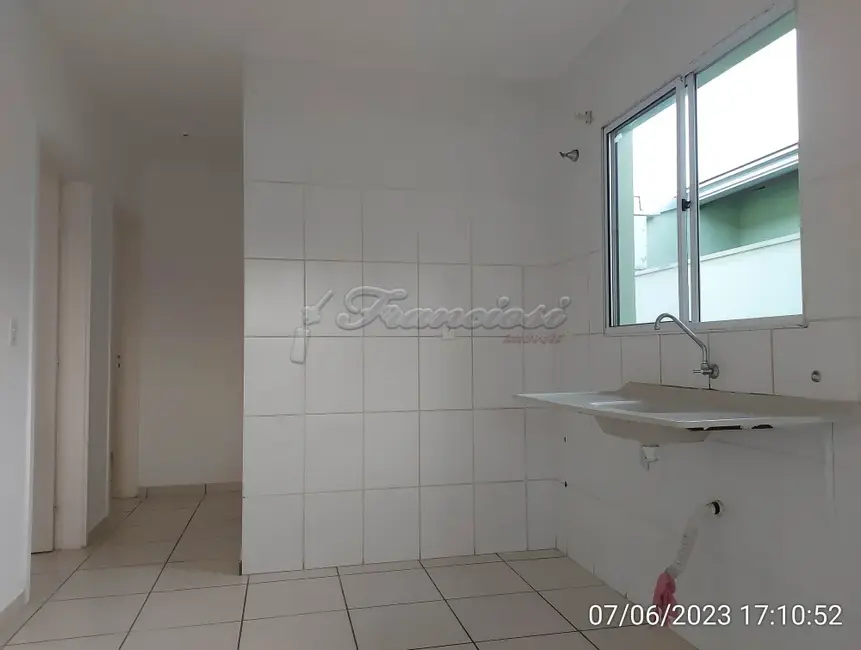 Casa de Condomínio com 2 quartos à venda, 54m2 em Vila Prado, Itapetininga - SP - imagem 3 Foto 3 de Casa de Condomínio com 2 quartos à venda, 54m2 em Vila Prado, Itapetininga - SP