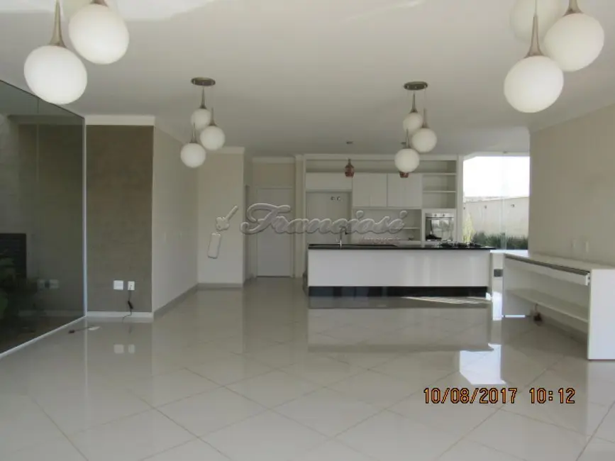 Casa com 3 quartos à venda, 290m2 em Jardim Colombo, Itapetininga - SP - imagem 3 Foto 3 de Casa com 3 quartos à venda, 290m2 em Jardim Colombo, Itapetininga - SP