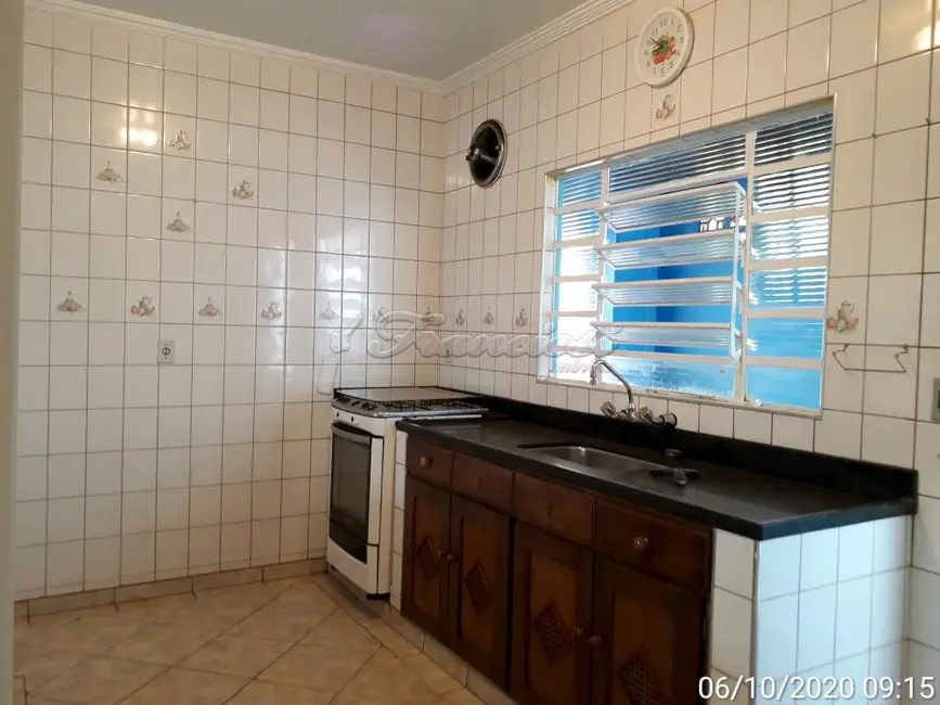Chácara com 3 quartos à venda, 210m2 em Estância Conceição, Itapetininga - SP - imagem 3 Foto 3 de Chácara com 3 quartos à venda, 210m2 em Estância Conceição, Itapetininga - SP
