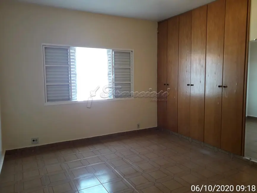 Chácara com 3 quartos à venda, 210m2 em Estância Conceição, Itapetininga - SP - imagem 8 Foto 8 de Chácara com 3 quartos à venda, 210m2 em Estância Conceição, Itapetininga - SP