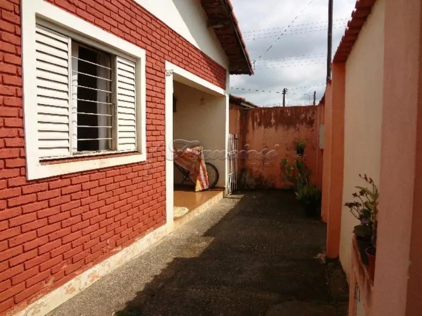 Casa com 2 quartos à venda, 80m2 em Vila Arruda, Itapetininga - SP - imagem 3 Foto 3 de Casa com 2 quartos à venda, 80m2 em Vila Arruda, Itapetininga - SP