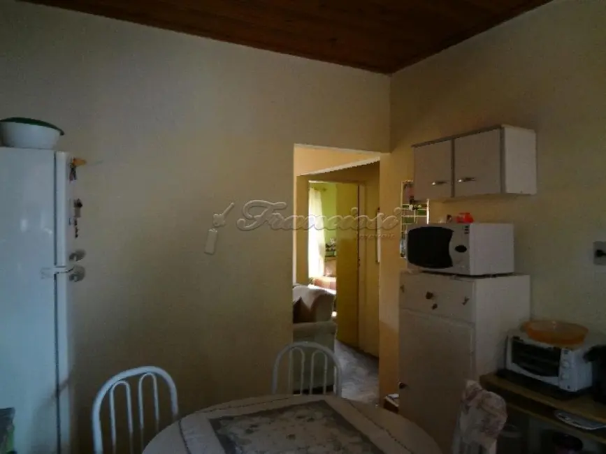 Casa com 2 quartos à venda, 80m2 em Vila Arruda, Itapetininga - SP - imagem 8 Foto 8 de Casa com 2 quartos à venda, 80m2 em Vila Arruda, Itapetininga - SP