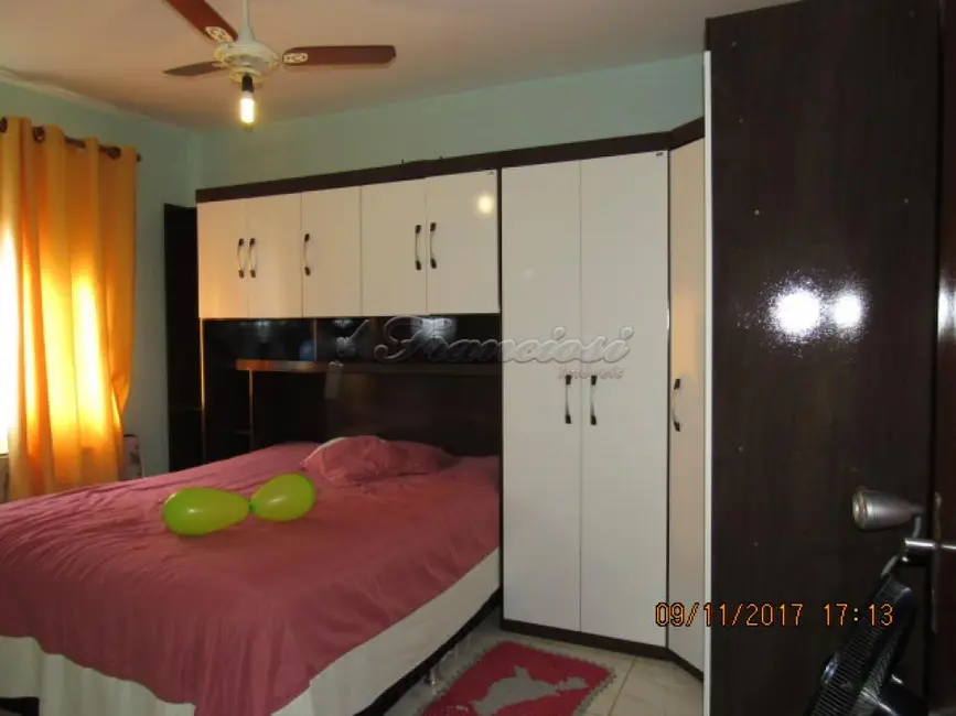 Casa com 3 quartos à venda, 280m2 em Vila Santana, Itapetininga - SP - imagem 9 Foto 9 de Casa com 3 quartos à venda, 280m2 em Vila Santana, Itapetininga - SP