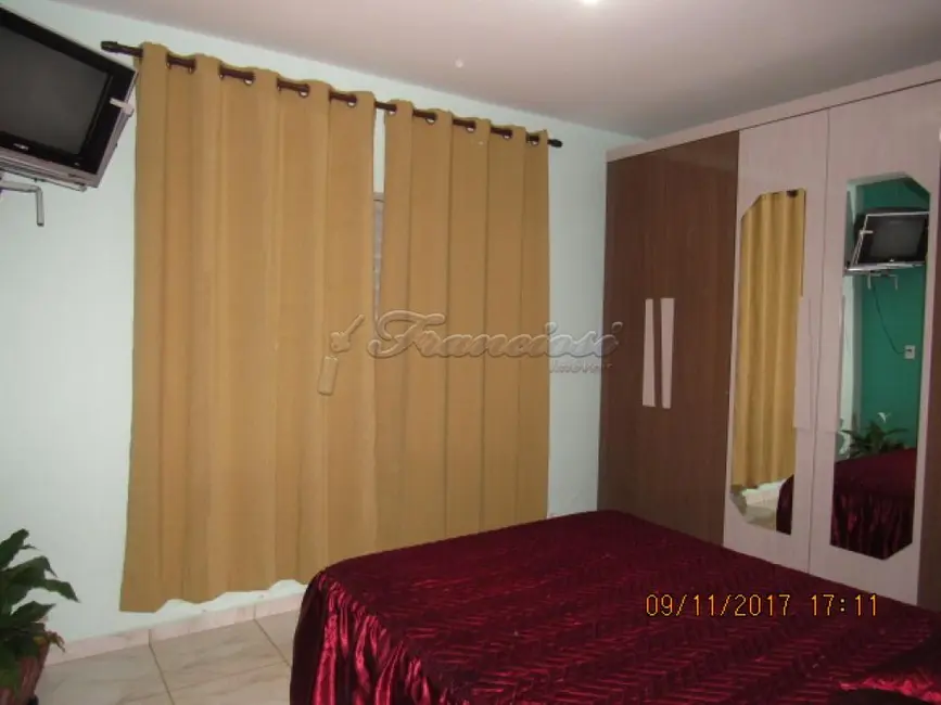 Casa com 3 quartos à venda, 280m2 em Vila Santana, Itapetininga - SP - imagem 5 Foto 5 de Casa com 3 quartos à venda, 280m2 em Vila Santana, Itapetininga - SP