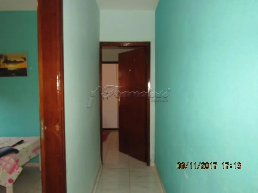 Casa com 3 quartos à venda, 280m2 em Vila Santana, Itapetininga - SP - imagem 8 Foto 8 de Casa com 3 quartos à venda, 280m2 em Vila Santana, Itapetininga - SP