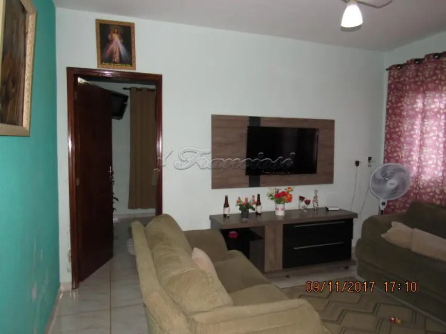 Casa com 3 quartos à venda, 280m2 em Vila Santana, Itapetininga - SP - imagem 3 Foto 3 de Casa com 3 quartos à venda, 280m2 em Vila Santana, Itapetininga - SP