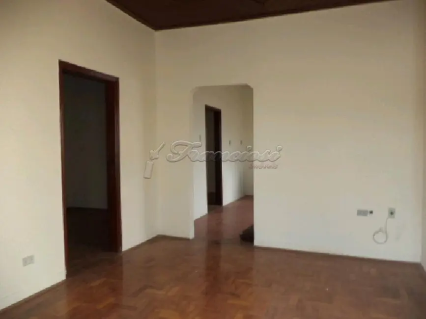 Casa com 3 quartos à venda, 318m2 em Jardim Itália, Itapetininga - SP - imagem 4 Foto 4 de Casa com 3 quartos à venda, 318m2 em Jardim Itália, Itapetininga - SP