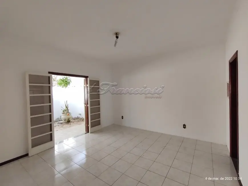 Casa com 3 quartos à venda, 160m2 em Vila Barth, Itapetininga - SP - imagem 7 Foto 7 de Casa com 3 quartos à venda, 160m2 em Vila Barth, Itapetininga - SP