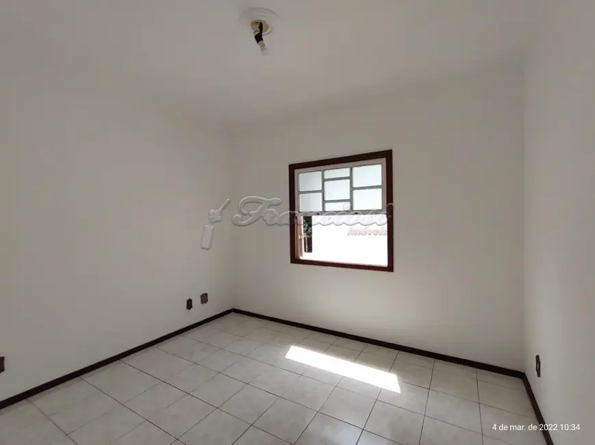 Casa com 3 quartos à venda, 160m2 em Vila Barth, Itapetininga - SP - imagem 4 Foto 4 de Casa com 3 quartos à venda, 160m2 em Vila Barth, Itapetininga - SP