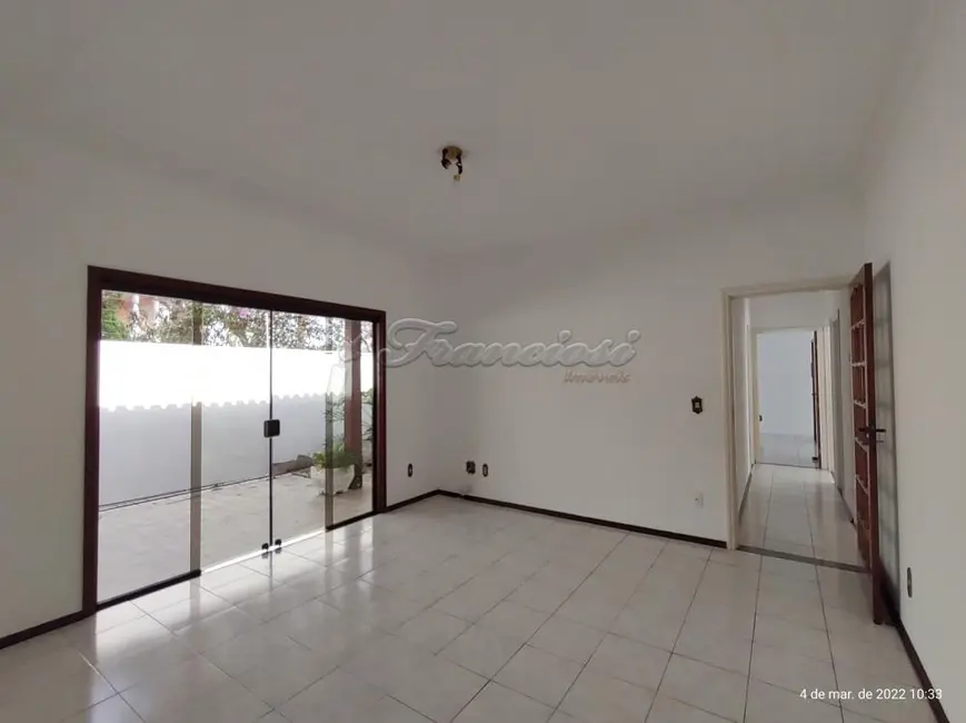 Foto 1 de Casa com 3 quartos à venda, 160m2 em Vila Barth, Itapetininga - SP