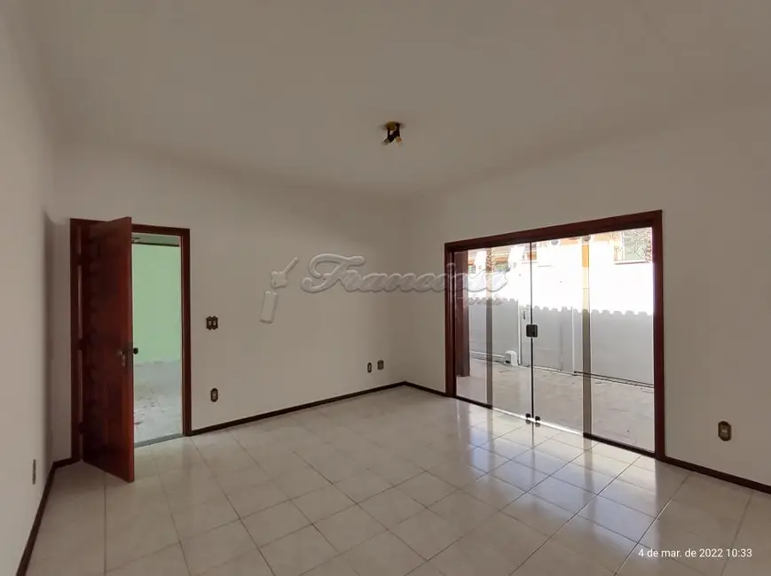 Foto 2 de Casa com 3 quartos à venda, 160m2 em Vila Barth, Itapetininga - SP