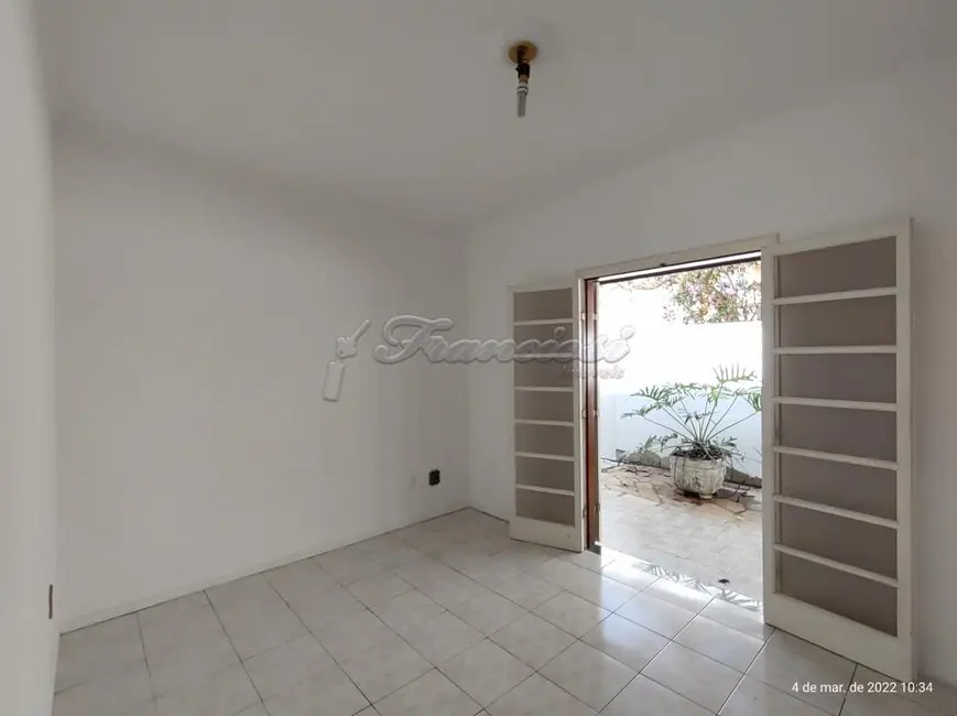 Casa com 3 quartos à venda, 160m2 em Vila Barth, Itapetininga - SP - imagem 5 Foto 5 de Casa com 3 quartos à venda, 160m2 em Vila Barth, Itapetininga - SP