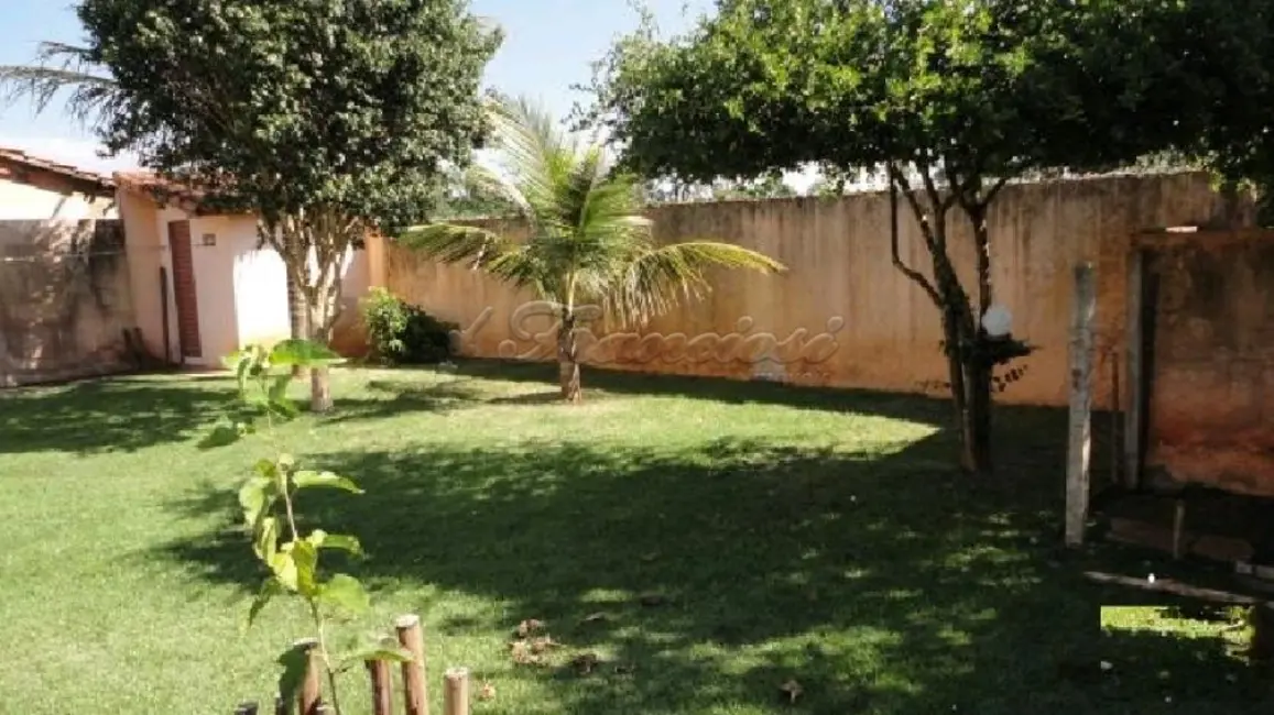 Foto 2 de Casa com 2 quartos à venda, 160m2 em Chapadinha, Itapetininga - SP